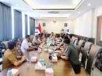 Gubernur-Sulawesi-Utara-Yulius-Selvanus-Komaling-hadir-memberi-motivasi-nd.jpg