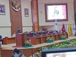 Gubernur-Sulawesi-Utara-Yulius-Selvanus-berbicara-dalam-Rapat-Paripurna-Foto.jpg
