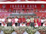 Gubernur-Sulut-Olly-Dondokambey-dalam-ibadah-raya-GJGHJGHJGHJ.jpg