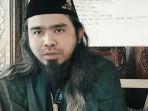 Gus-Samsudin-pendiri-Padepokan-Nur-Dzat-Sejati.jpg