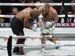 Hasil-Tinju-Dunia-Mike-Tyson-vs-Jake-Paul-Si-Leher-Beton-Kalah-Poin-dari-Si-Problem-Child.jpg