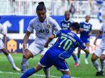 Head-to-head-Persik-Kediri-vs-Persib-Bandung-Macan-Putih-Sering-Kesulitan-hadapi-Pangeran-Biru.jpg
