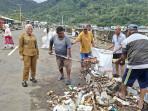 Jalan-Bolevard-Tidore-penuh-tumpukan-sampah.jpg