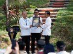 Jokowi-dan-Dirut-PLN-dan-Kompas.jpg