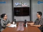 Jubir-Tim-Seleksi-KPU-Sulut-Livie-Allow-dalam-podcast-Tribun-Manado.jpg
