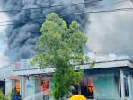 KEBAKARAN-DI-BITUNG-Terjadi-kebakaran-hebat-di-Kelurahan-Pakaoodan-Kecamatan-Maesa78990.jpg