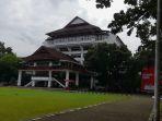 Kantor-Pemprov-Sulawesi-Utara-767854-hy64.jpg