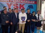Ketua-DPD-Gerindra-Sulut-bersama-DPC-Gerindra-yang-menghadiri-peresmian-rumah-pemenangan.jpg