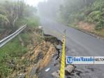 Kondisi-bagian-jalan-di-jalur-Atoga-yang-longsor.jpg