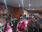 Lima-tersangka-kasus-dugaan-korupsi-dana-hibah-GMIM-pakai-rompi-pink.jpg