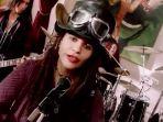 Lirik-Lagu-4-Non-Blondes-Whats-Up.jpg