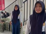 MBG-Putri-saat-ditemui-di-SMP-Negeri-29-Bitung-Rabu-17-September-2025.jpg
