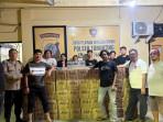 MINUMAN-KERAS-Sebuah-gudang-minuman-keras-jenis-cap-tikus80.jpg