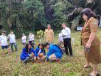 Manajer-PLN-UPDK-Minahasa-Andreas-A-Napitupulu-dan-Kepala-Dinas-LH-THGFH.jpg