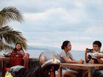 Menikmati-senja-di-Kawasan-Boulevard-II-Manado-Sulawesi-UtaraJGHJJJ.jpg