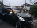 Mobil-Avanza-hitam-yang-ditumpangi-Briptu-Pandapotan-Purba-yang-ringsek.jpg