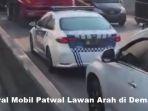 Mobil-Patwal-lawan-arah-di-Demak-Jawa-Tengah.jpg