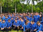Momen-Gubernur-Sulawesi-Utara-saat-Berfoto-dengan-PPPK-Tahap-2-di-Halaman-Kantor-Gubernur.jpg