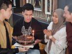 Momen-Haru-Istri-Ivan-Fadilla-Saat-Ulang-Tahunnya-Dirayakan-Verrell-Bramasta-dan-Athalla-Naufal.jpg