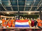 Oranje-Fans-Manado.jpg