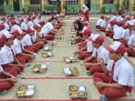 PROGRAM-MBG-Ilustrasi-siswa-Sekolah-Dasar-makan-MBG-bersama9.jpg