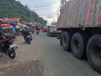 Pengendara Keluhkan Jalan Trans di Kompleks Pasar Inobonto Bolmong Selalu Macet, Ini Sebabnya