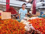 Pedagang-cabai-rawit-bawang-dan-tomat-di-Pasar-Bersehati-ManadoHargGJGJ.jpg