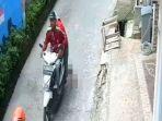 Pelaku-Pembuang-Korban-Tabrak-Lari-di-Depok-Terekam-CCTV-Ciri-cirinya-Baju-Merah-Berkumis-Tebal.jpg