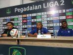 Pelatih-Persiba-Rudi-Eka-Priyambodo-dan-pemain-Gosner-Komboy-kio.jpg
