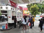 Pelayanan-pengisian-BBM-di-SPBU-Sario-Kota-Manado-Provinsi-Sulawesigfhgfh.jpg
