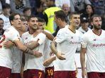 Pemain-AS-Roma-merayakan-gol-yang-dicetak-Paulo-Dybala-ke-gawang-Inter-Milan.jpg