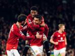Pemain-Manchester-United-berselebrasi-setelah-Casemiro-mencetak-gol-ke-gawang-Brighton.jpg