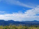 Pemandangan-dari-Puncak-Gunung-Empung-2.jpg