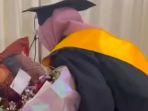 Pitri-Patmawati-mahasiswi-UIN-Raden-Intan-ayahnya-meninggal-dunia-tak-lama-usai-dirinya-diwisuda.jpg
