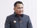 Potret-Bupati-Minahasa-Tenggara-Mitra-Ronald-Kandoli.jpg