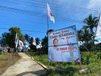 Puluhan-bendera-dengan-tulisan-Relawan-Prabowo-Sahabat-Rakyat-PSR-berkibar-di-Desa-Tounelet.jpg