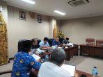 Rapat-pembahasan-Ranperda-Haji-oleh-Bapemperda-DPRDjhfguy6779ghkghk.jpg