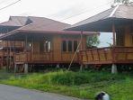 Rumah-Panggung-Woloanfhghfgh8ghjg.jpg