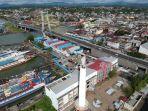Sejumlah-kapal-berukuran-sedang-hingga-kecil-terparkir-di-Pelabuhan-Manado-Selasa-71220211.jpg
