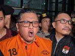Sekjen-PDIP-Hasto-Kristiyanto-digiring-penyidik-dan-dikawal-polisi-ke-mobil-tahanan.jpg