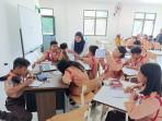 Suasana-belajar-siswa-di-Sekolah-Rakyat-Menengah-Pertama-21-Manadodfh8khkhk.jpg