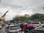 Suasana-lalulintas-di-Kawasan-Megamas-Manado-macet-kgfjfgjfgjfgj.jpg