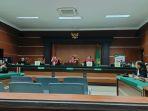 Suasana-sidang-korupsi-PT-Air-Manado-di-PN-Manado-Selasa-24-Oktober-2023-678JK.jpg