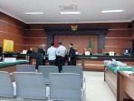 Suasana-sidang-korupsi-PT-Air-Manado-di-Pengadilan-Negeri-Manado.jpg