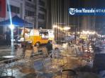 Sulut-Di-sana-food-truck-parkir-di-tepi-kawasan-pedestrian-TribunmanadoArthur-Rompis.jpg