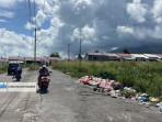 TUMPUKAN-SAMPAH-Tumpukan-sampah-di-jalanan-menuju-Perumahan-Mutiara.jpg