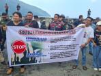 UNJUK-RASA-Solidaritas-Wartawan-Sangihe-menggelar-aksi-unjuk-rasa-di-depan.jpg