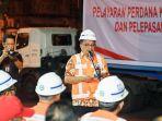Wali-Kota-Bitung-Maurits-Mantiri-di-acara-pelayaran-Perdana-Kapal-Kargo.jpg
