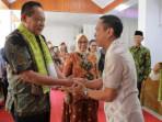 Wali-Kota-Kotamobagu-Weny-Gaib-saat-menerima-kunjungan-Gubernur-Gorontalo-Gusnar-Ismail.jpg