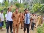 Wali-Kota-Kotamobagu-Weny-Gaib-turun-langsung-meninjau-lokasi-jembatan-yang-putus.jpg